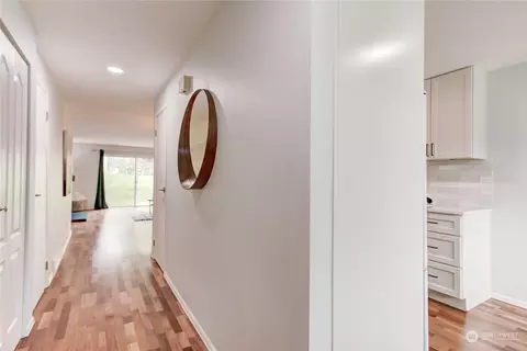 Entry Way - 21519 4th Ave W #B24, Bothell, WA 98021 photo 1 of 1