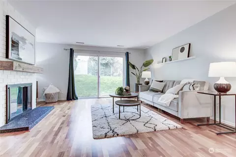 Living - 21519 4th Ave W #B24, Bothell, WA 98021 photo 1 of 4
