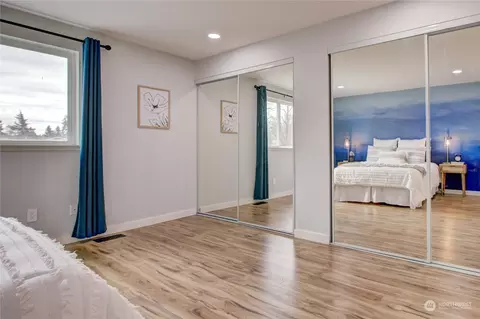 Bedroom - 21519 4th Ave W #B24, Bothell, WA 98021 photo 3 of 6
