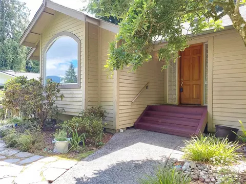 4824 Columbus Ave, Bellingham, WA 98229