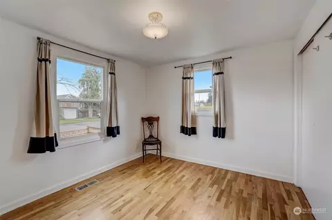402 E Wright Ave, Tacoma, WA 98404 photo 9