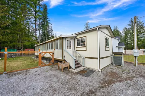 6269 Bellwood Dr, Maple Falls, WA 98266