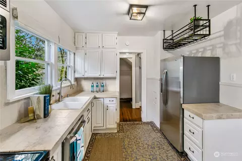 2616 E Interlaken Blvd, Seattle, WA 98112 photo 13