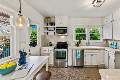 2616 E Interlaken Blvd, Seattle, WA 98112 photo 12