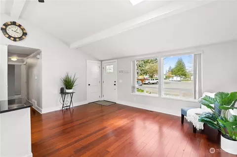 Living - 6326 Polk Pl, Everett, WA 98203 photo 1 of 1