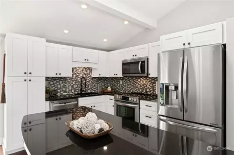 Kitchen - 6326 Polk Pl, Everett, WA 98203 photo 6 of 7