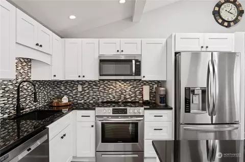 Kitchen - 6326 Polk Pl, Everett, WA 98203 photo 7 of 7