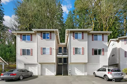 595 Newport Way NW #E3, Issaquah, WA 98027