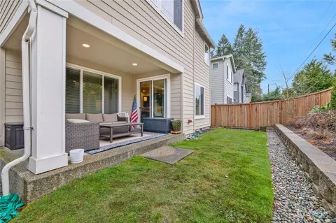Exterior - 16910 35th Dr SE, Bothell, WA 98012 photo 4 of 4