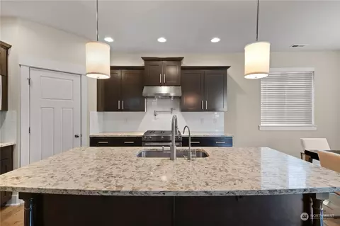 Kitchen - 16910 35th Dr SE, Bothell, WA 98012 photo 3 of 4