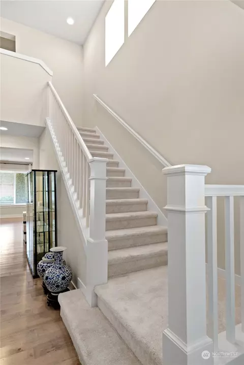 Entry Way - 16910 35th Dr SE, Bothell, WA 98012 photo 2 of 5