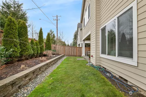 Exterior - 16910 35th Dr SE, Bothell, WA 98012 photo 2 of 4