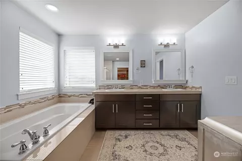 Bath - 16910 35th Dr SE, Bothell, WA 98012 photo 2 of 5