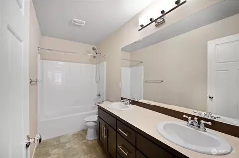 Bath - 16910 35th Dr SE, Bothell, WA 98012 photo 5 of 5