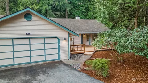 881 NE Gold Stone Ln, Bremerton, WA 98311