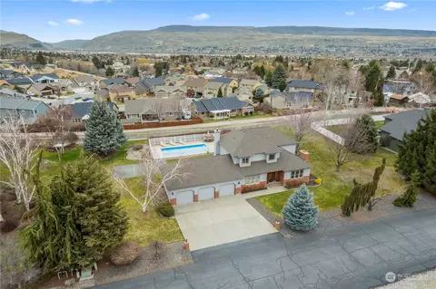 625 Meadows Dr, Wenatchee, WA 98801