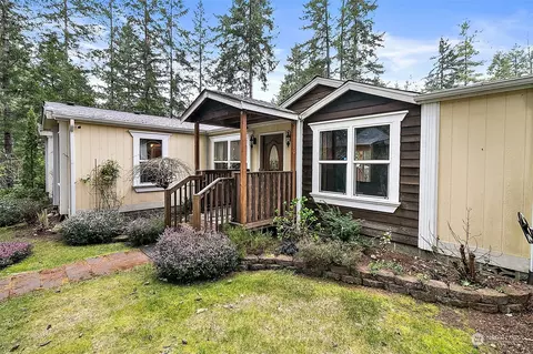 320 NE Collins Lake Dr, Tahuya, WA 98588