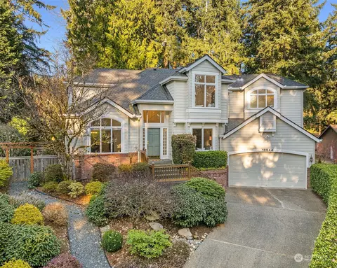 18944 NE 186th Pl, Woodinville, WA 98077