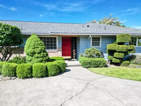 16925 Peterson Rd, Burlington, WA 98233