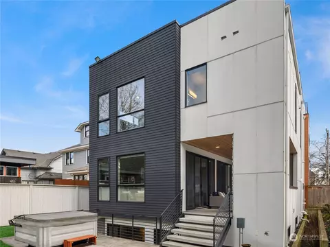 Exterior - 335 22nd Ave E, Seattle, WA 98112 photo 4 of 5