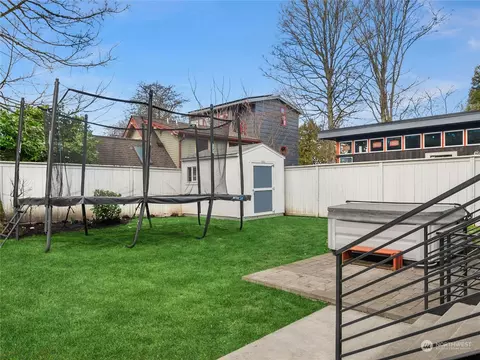 Exterior - 335 22nd Ave E, Seattle, WA 98112 photo 3 of 5