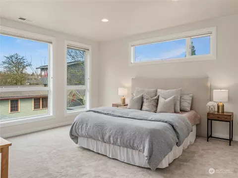 Bedroom - 335 22nd Ave E, Seattle, WA 98112 photo 1 of 5