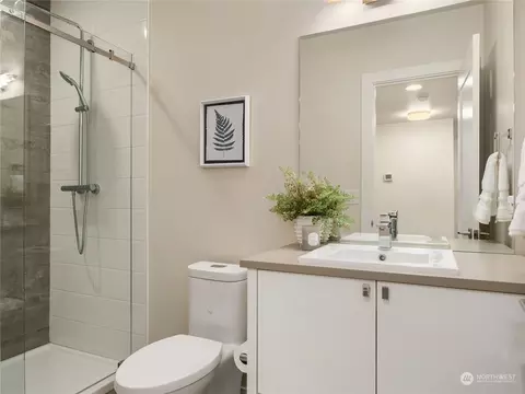 Bath - 335 22nd Ave E, Seattle, WA 98112 photo 7 of 7
