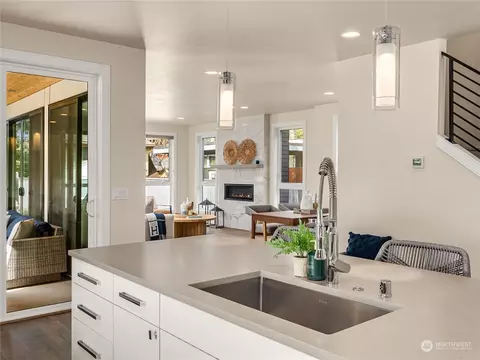 Kitchen - 335 22nd Ave E, Seattle, WA 98112 photo 4 of 5