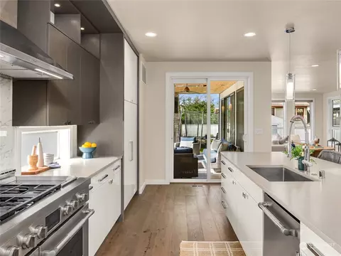Kitchen - 335 22nd Ave E, Seattle, WA 98112 photo 3 of 5
