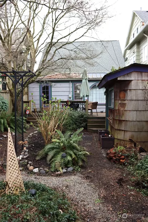 Exterior - 2105 Rucker Ave, Everett, WA 98201 photo 7 of 8