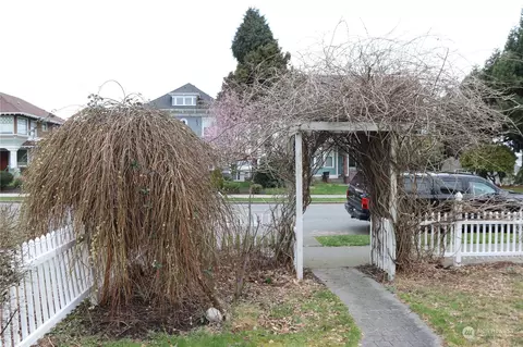 Exterior - 2105 Rucker Ave, Everett, WA 98201 photo 3 of 8