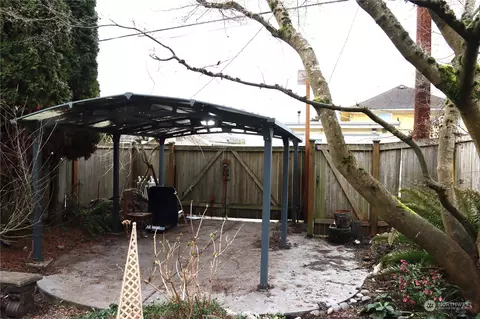 Exterior - 2105 Rucker Ave, Everett, WA 98201 photo 6 of 8