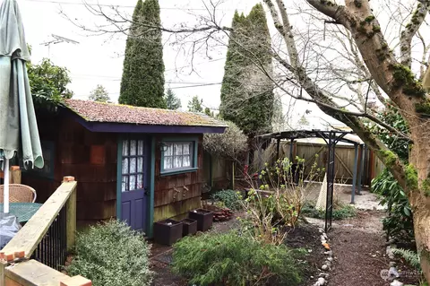 Exterior - 2105 Rucker Ave, Everett, WA 98201 photo 5 of 8