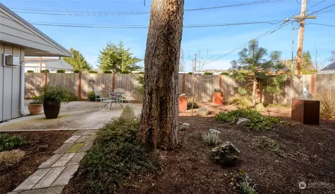 116 N 3rd St, La Conner, WA 98257 photo 6