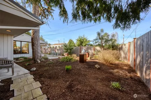116 N 3rd St, La Conner, WA 98257 photo 8