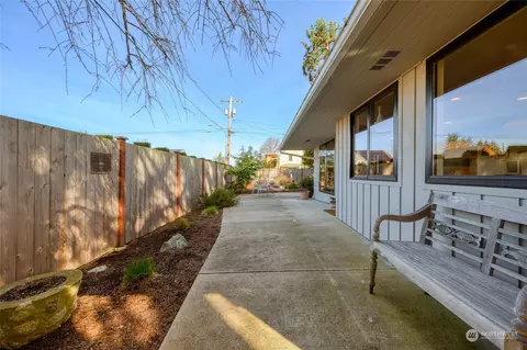 116 N 3rd St, La Conner, WA 98257 photo 10