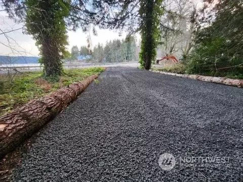 10 N Robinson Rd, Hoodsport, WA 98548
