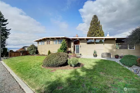 12872 Shorecrest Dr SW, Burien, WA 98146