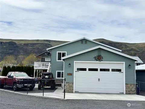 25208 SW Wanapum St, Quincy, WA 98848