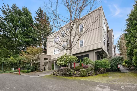 703 4th Ave #201, Kirkland, WA 98033