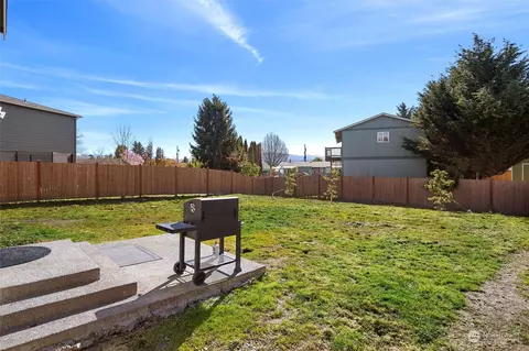 Exterior - 308 Belfair St SW, Orting, WA 98360 photo 3 of 4
