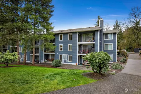 4647 W Lake Sammamish Pkwy SE #E302, Issaquah, WA 98027
