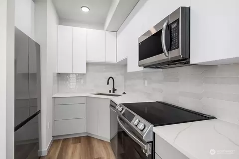 720 N Allen Pl, Seattle, WA 98103 photo 9