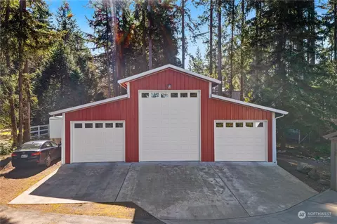Exterior - 38011 238th Ave SE, Enumclaw, WA 98022 photo 9 of 15