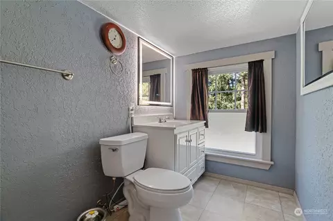 Bath - 38011 238th Ave SE, Enumclaw, WA 98022 photo 1 of 2