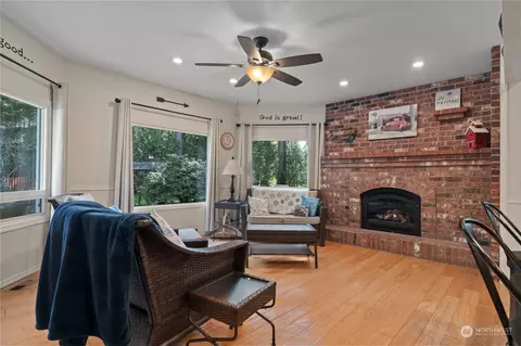 Living - 38011 238th Ave SE, Enumclaw, WA 98022 photo 3 of 3