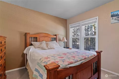 Bedroom - 38011 238th Ave SE, Enumclaw, WA 98022 photo 2 of 2