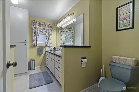 Bath - 38011 238th Ave SE, Enumclaw, WA 98022 photo 2 of 2