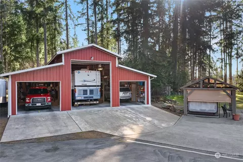 Exterior - 38011 238th Ave SE, Enumclaw, WA 98022 photo 10 of 15