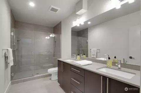 720 Summit Ave E, Seattle, WA 98102 photo 11